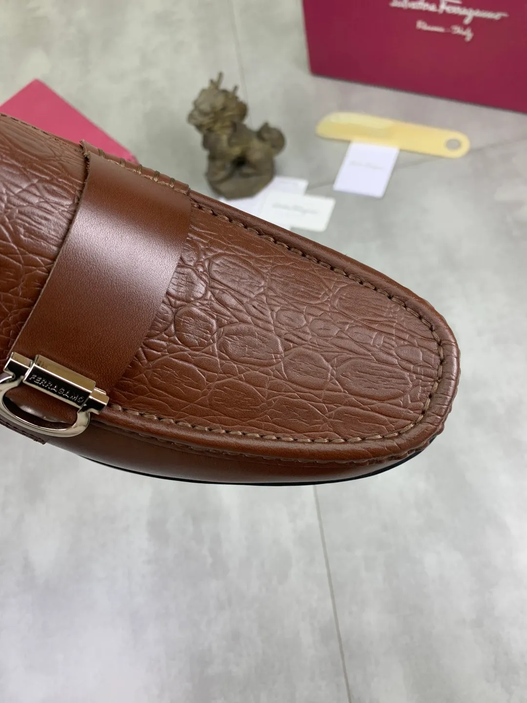 Men's Men's Shoes 💰P460💰[New Style] Water-dyed Niuli 🆘[Salvatore Ferragamo] Ferragamo's latest casual business leather shoes for men! Listed simultaneously! The fabric is made of specially imported original calfskin, and the interior is made of imported water-dyed cowhide. It is absolutely luxurious and leads the fashion trend. Matching code: 38-45; black or brown available